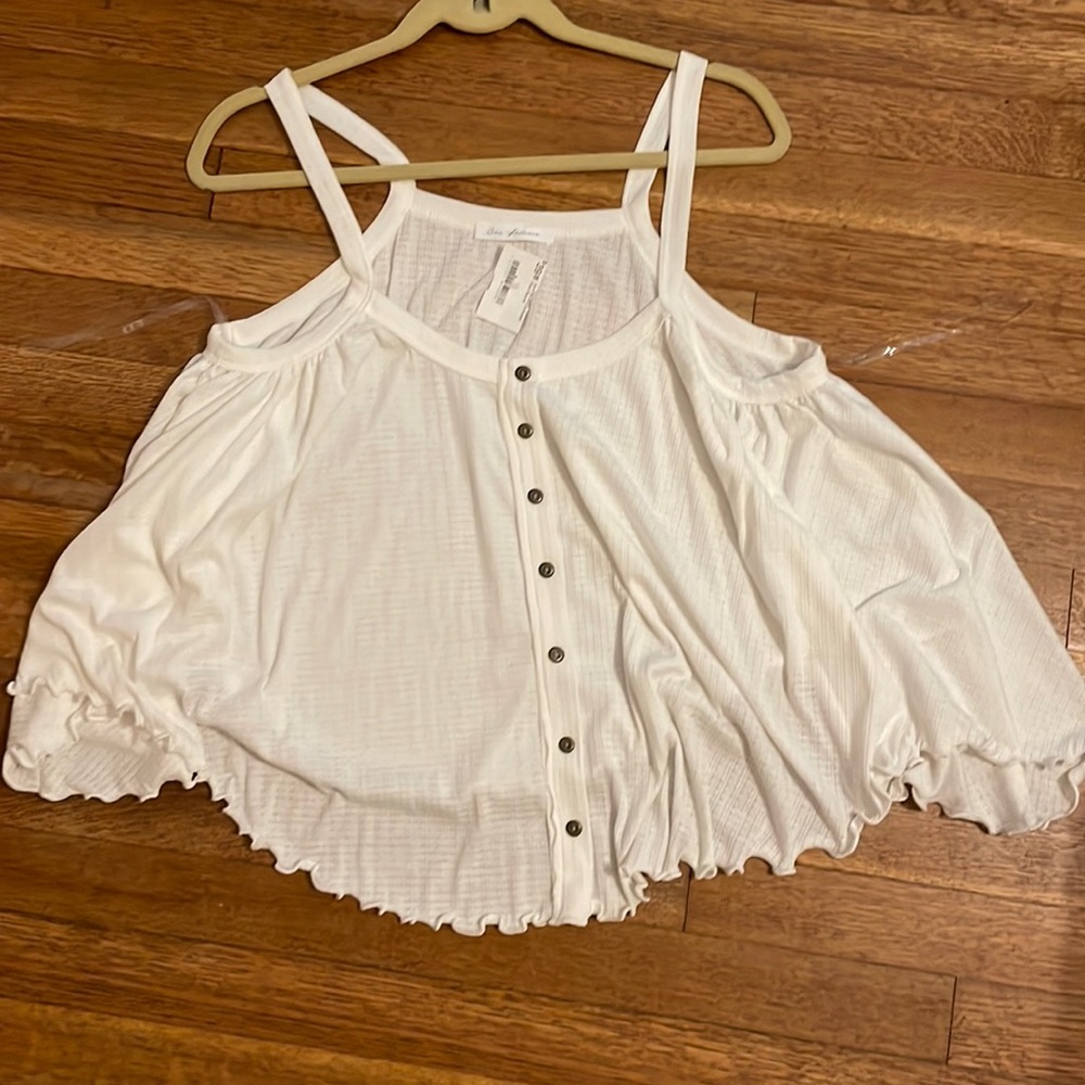 New with tags cute boutique white tank top.